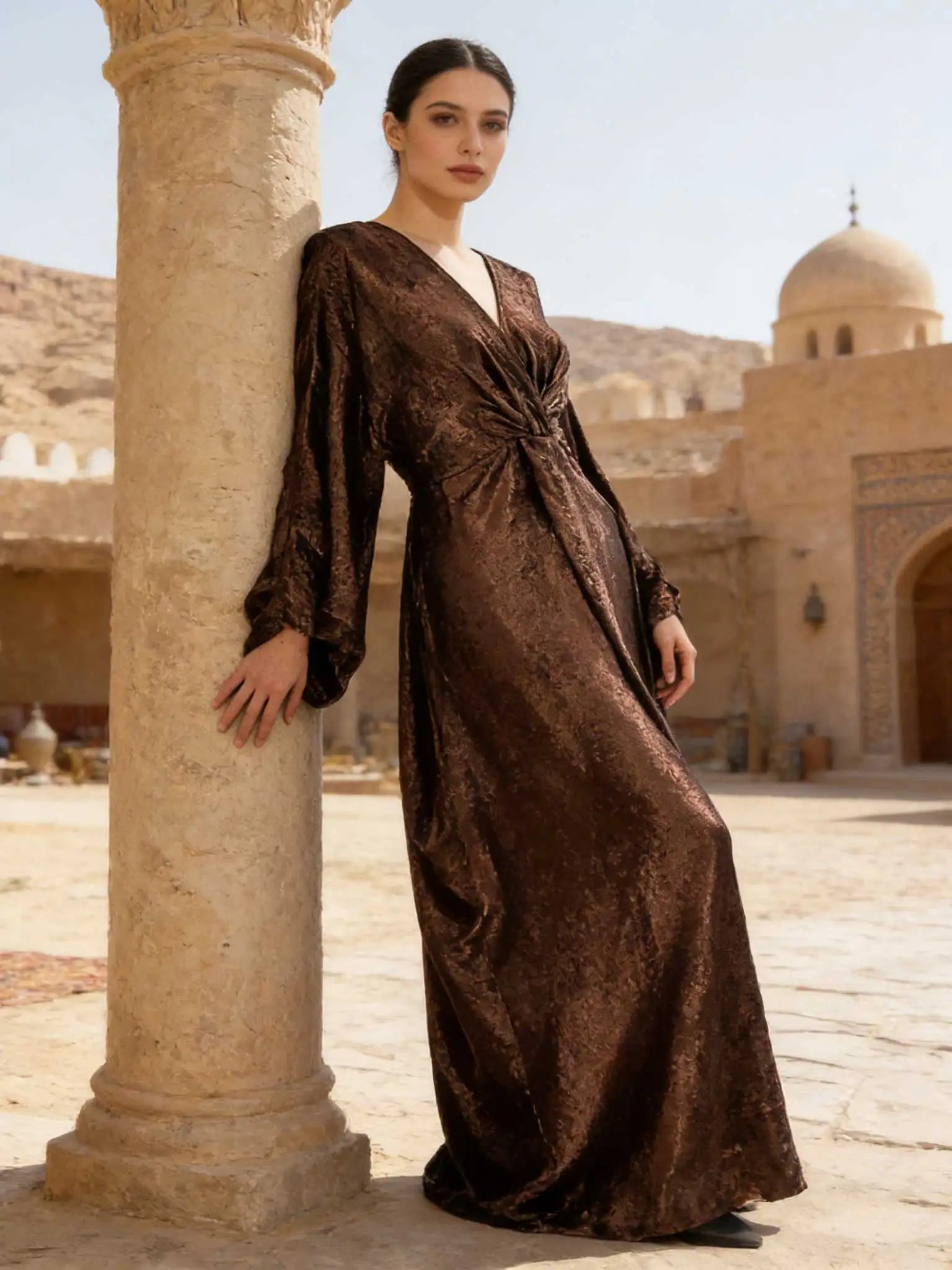 Robe maxi Abaya élégante en tissu doré brillant, col en V, détail torsadé, manches chauve-souris, femmes musulmanes, kaftan marocain, Ramadan, Jalabiya